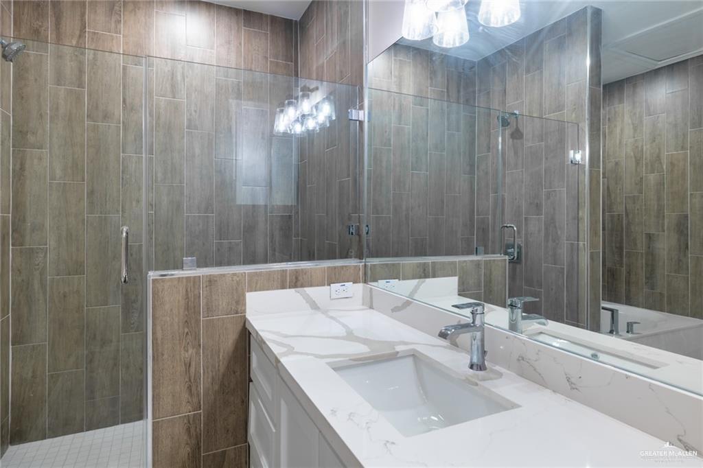 Photo 9 of 3717 Diamondhead Avenue