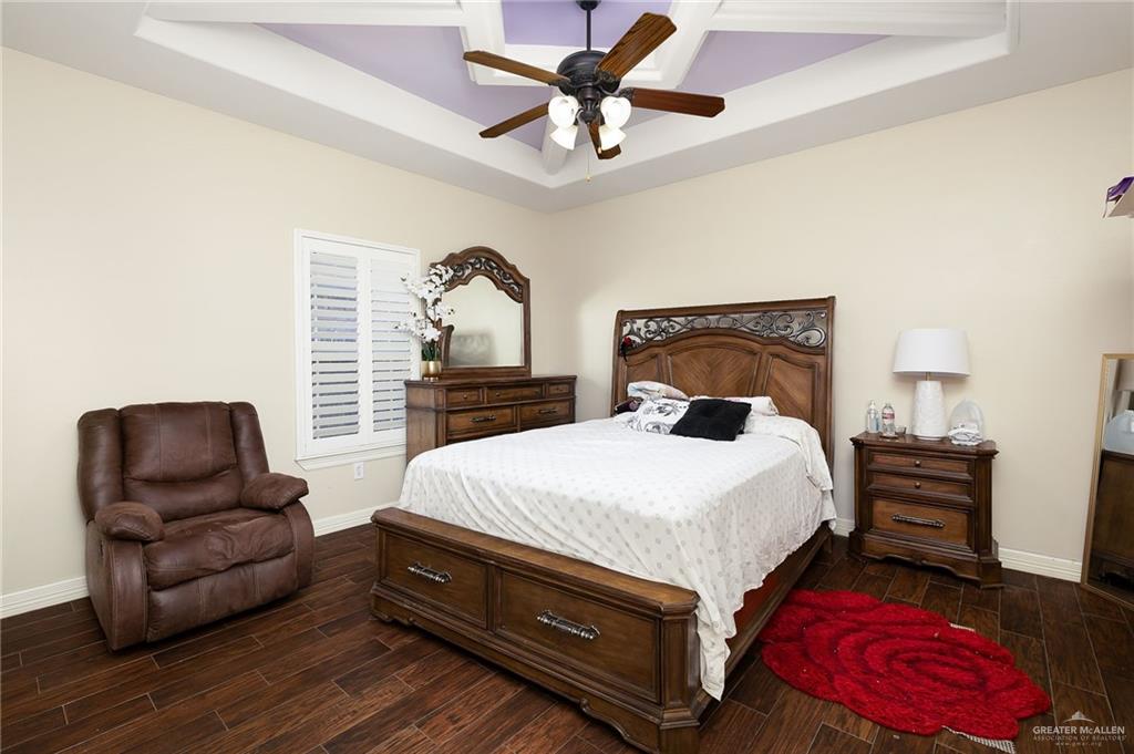 Photo 11 of 1406 La Ciniega Drive