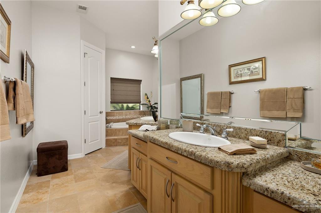 Photo 15 of 4002 San Clemente Street