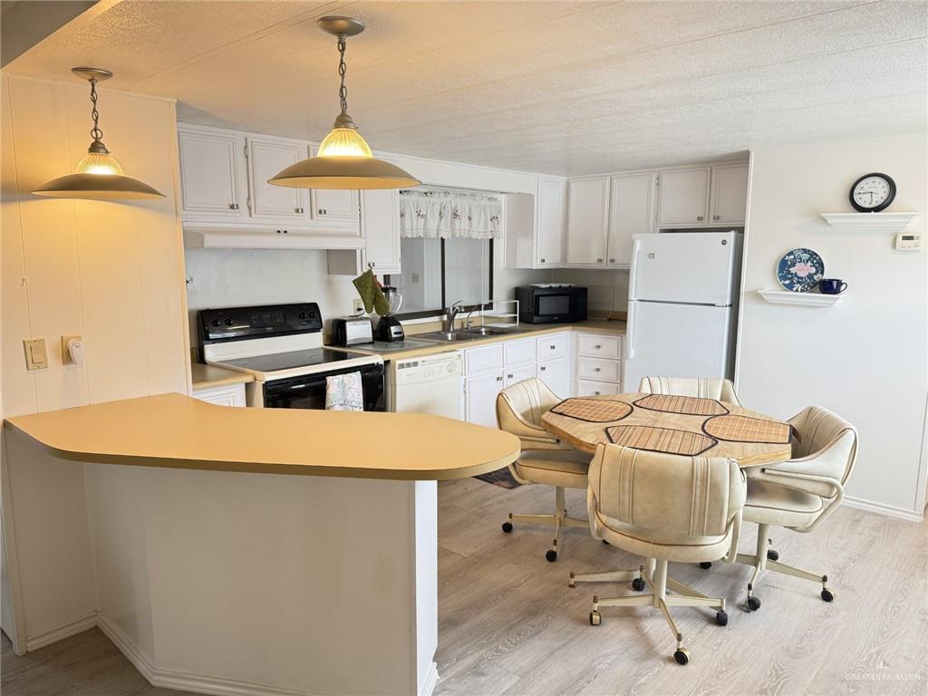 Photo 7 of 4901 Carnation Avenue