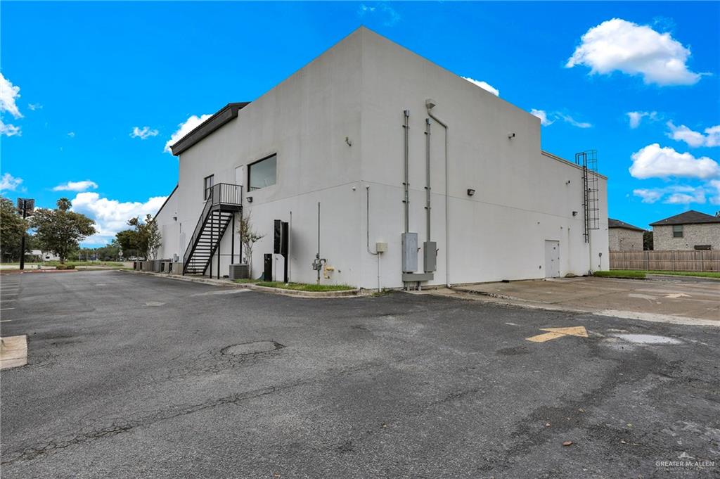 Photo 33 of 902 Cage Boulevard