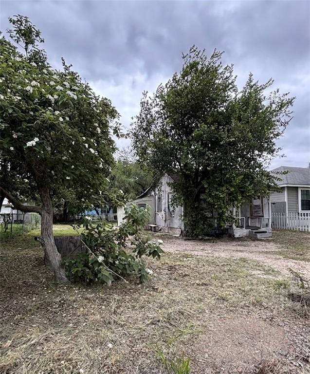 Photo 2 of 412 Adams Avenue
