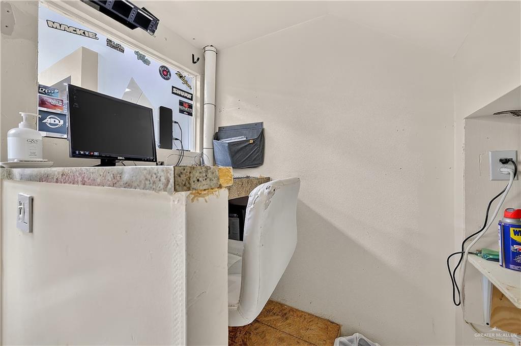 Photo 19 of 2423 Brock Street #C