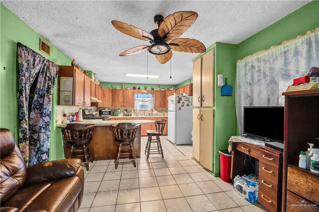 Photo 5 of 1106 Sprague Street
