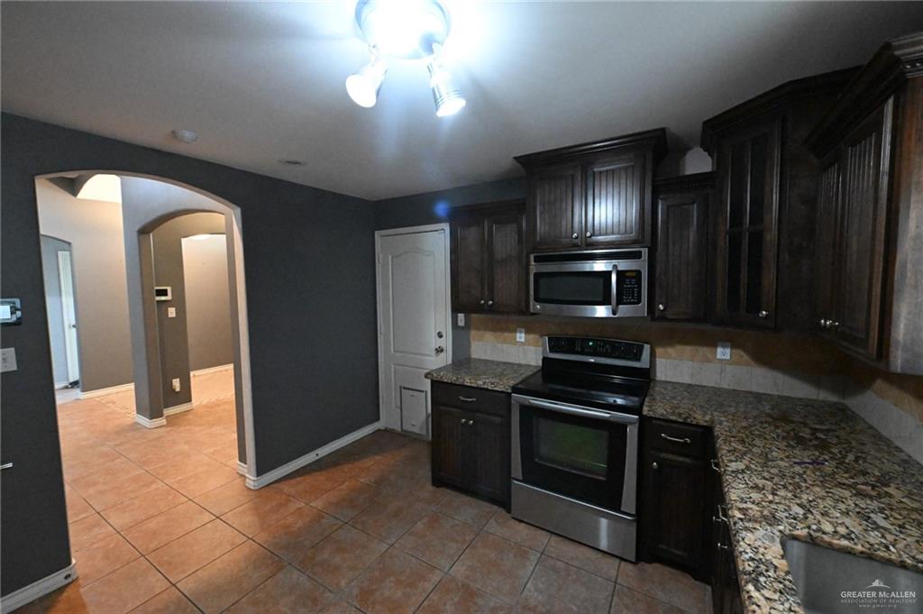 Photo 13 of 5117 Gumwood Street