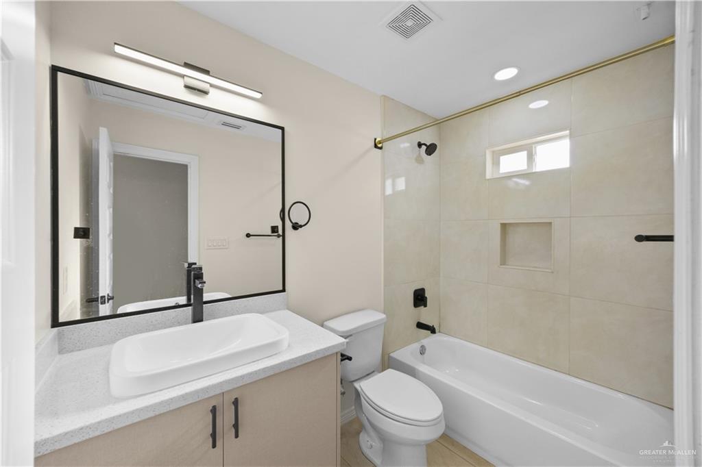 Photo 12 of 2308 San Pascual Street