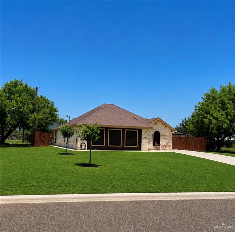 Photo 2 of 613 El Sendero Drive