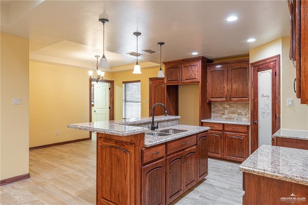 Photo 4 of 613 El Sendero Drive