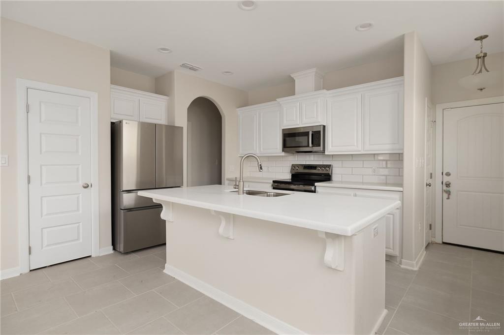 Photo 6 of 820 Templo Dorado Street