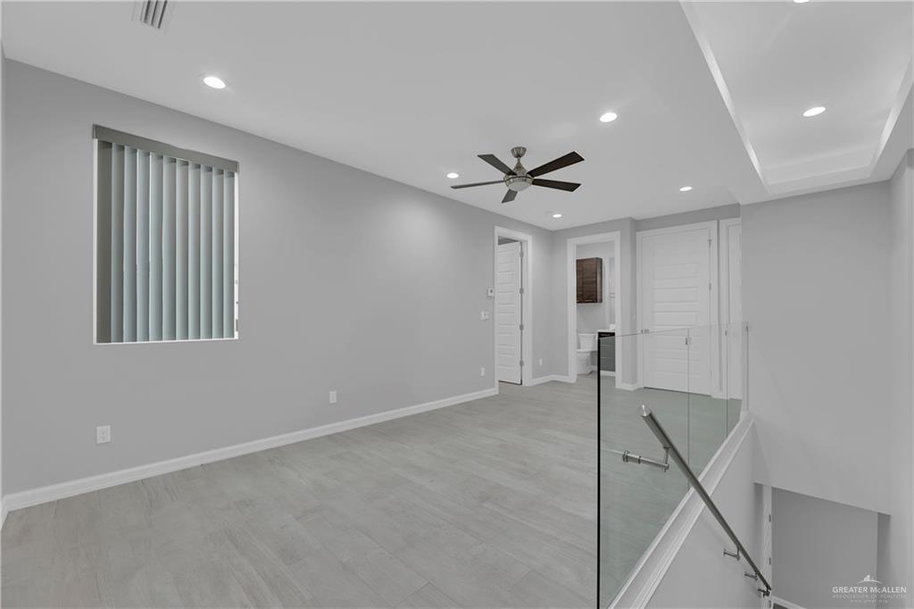 Photo 5 of 1922 Sunset Drive