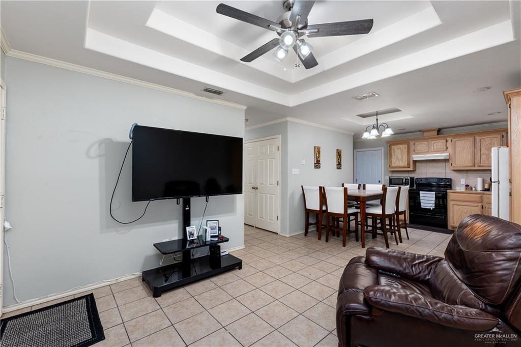 Photo 3 of 712 Bronze Drive