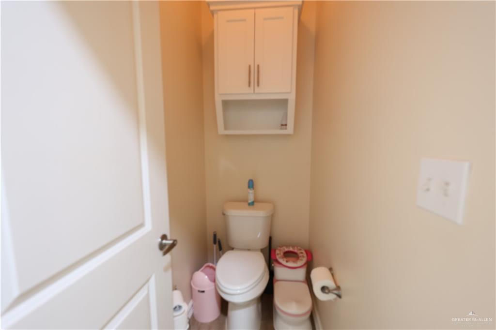 Photo 10 of 29082 Reynolds Drive