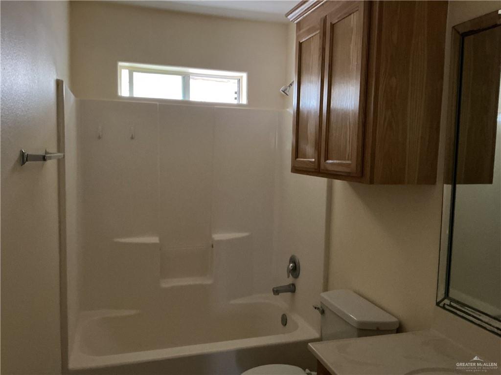 Photo 8 of 4008 Parkplace Avenue #3