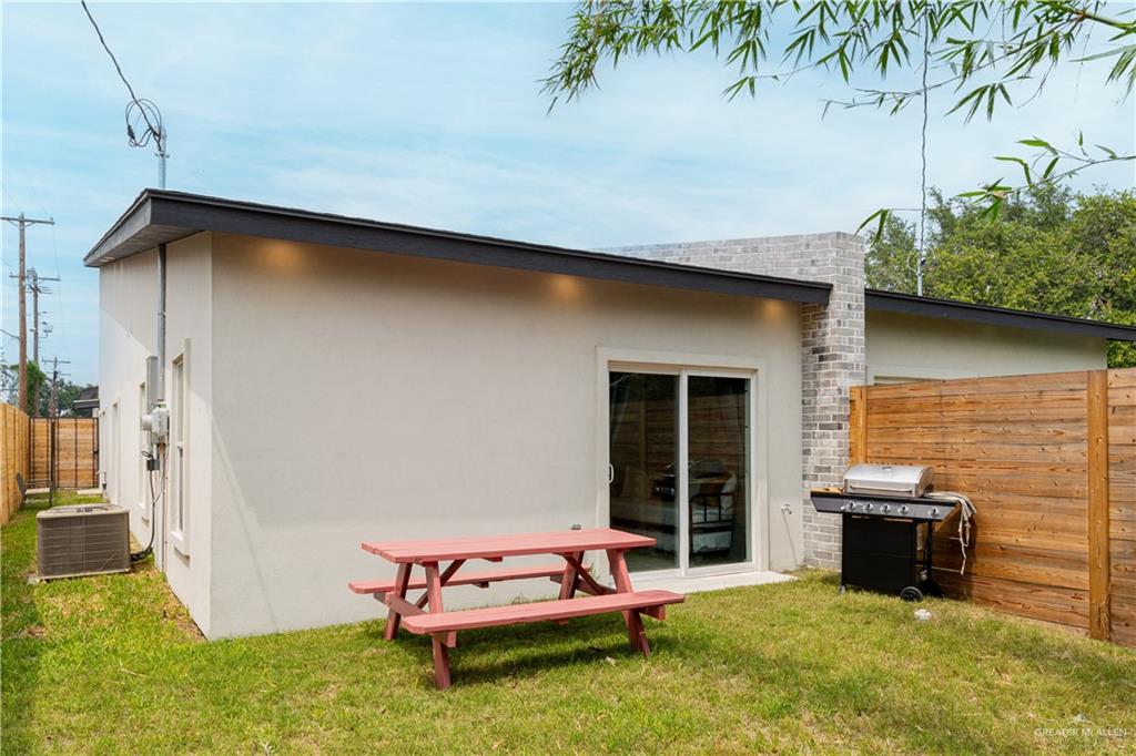 Photo 17 of 821 Galveston Avenue