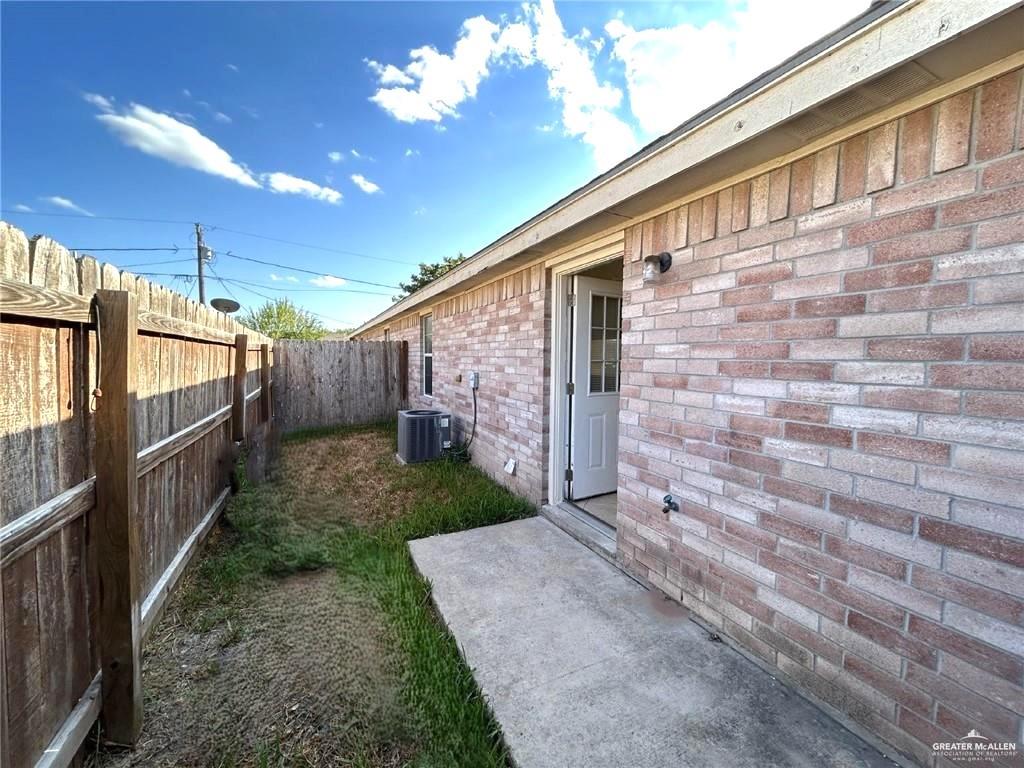 Photo 8 of 314 Albatross Avenue