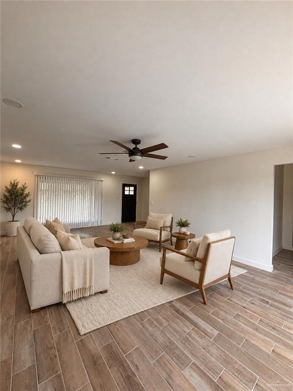 Photo 2 of 425 Tanglewood Drive