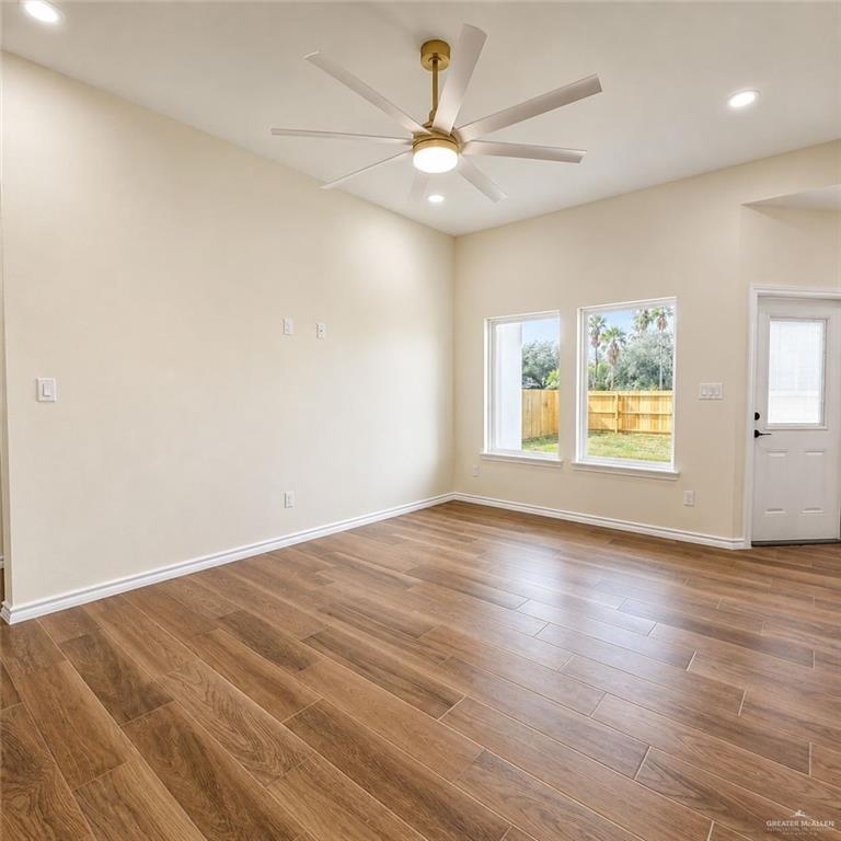 Photo 3 of 17993 Spruce Street