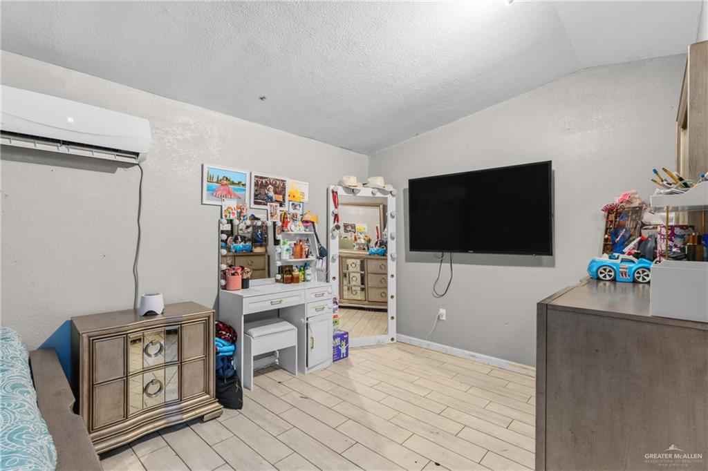 Photo 10 of 1606 Coconut Palm Avenue