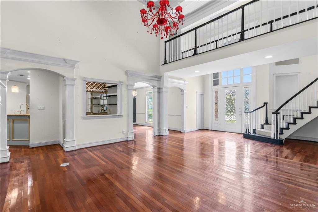Photo 3 of 902 Cimarron Drive