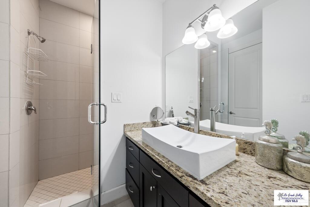 Photo 17 of 126 Atol Street