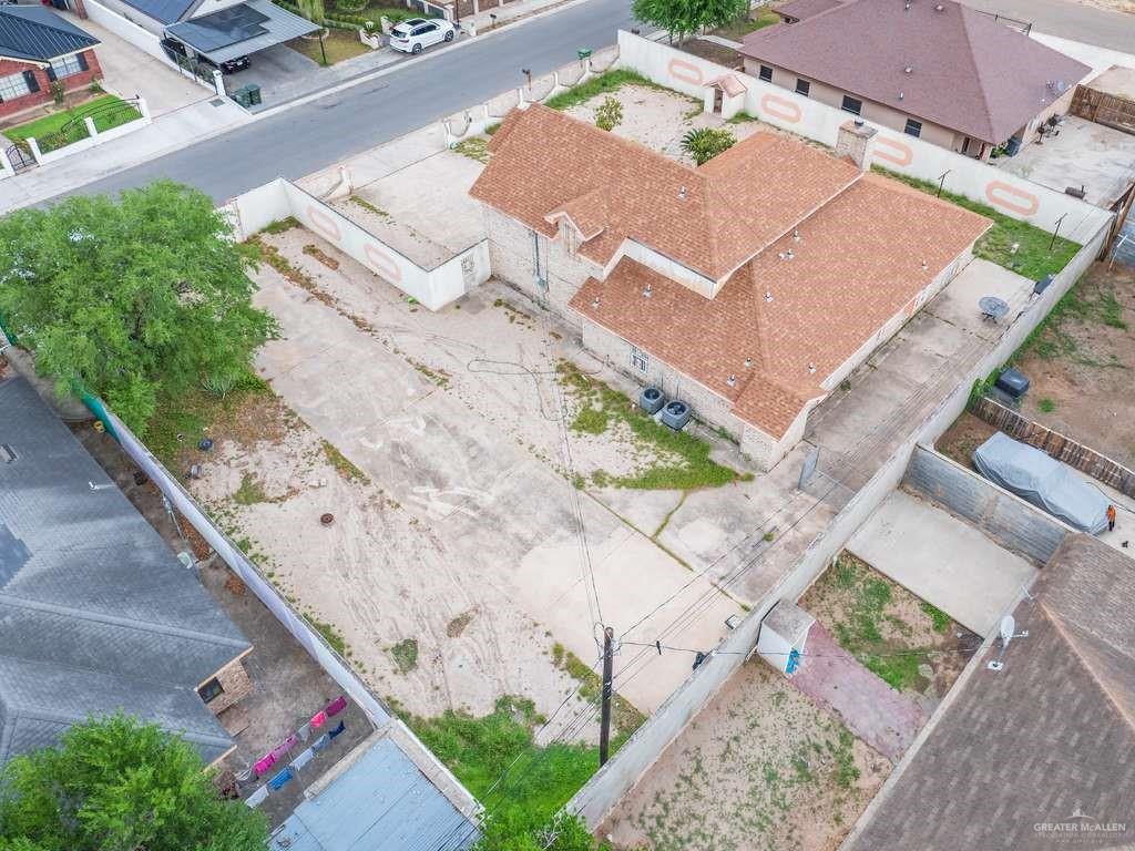 Photo 17 of 1821 Plainview Drive