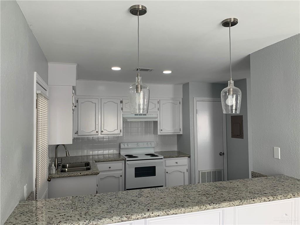 Photo 4 of 1805 Jason Avenue #8