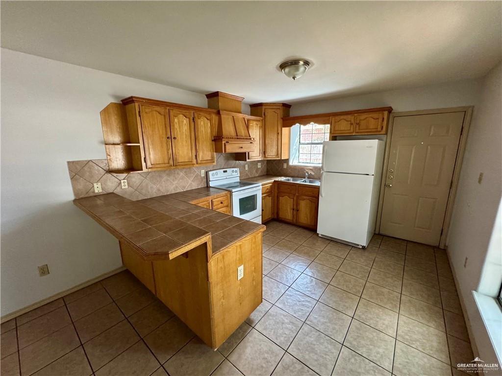 Photo 4 of 2100 Aruba Drive #1