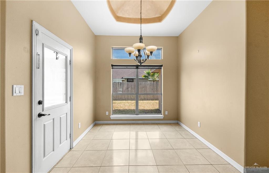 Photo 9 of 4805 La Vista Avenue