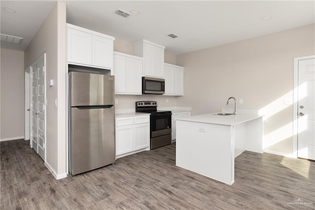 Photo 6 of 3400 Ventura Avenue #3