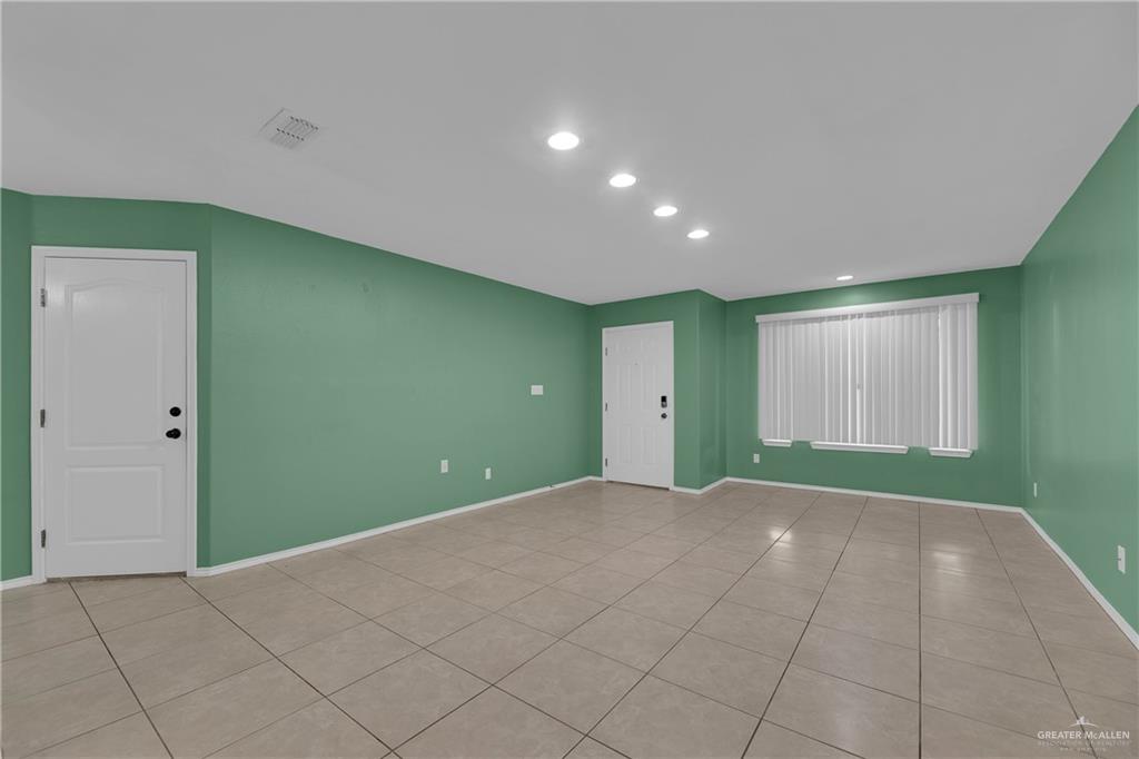 Photo 5 of 3619 Prestwick Street