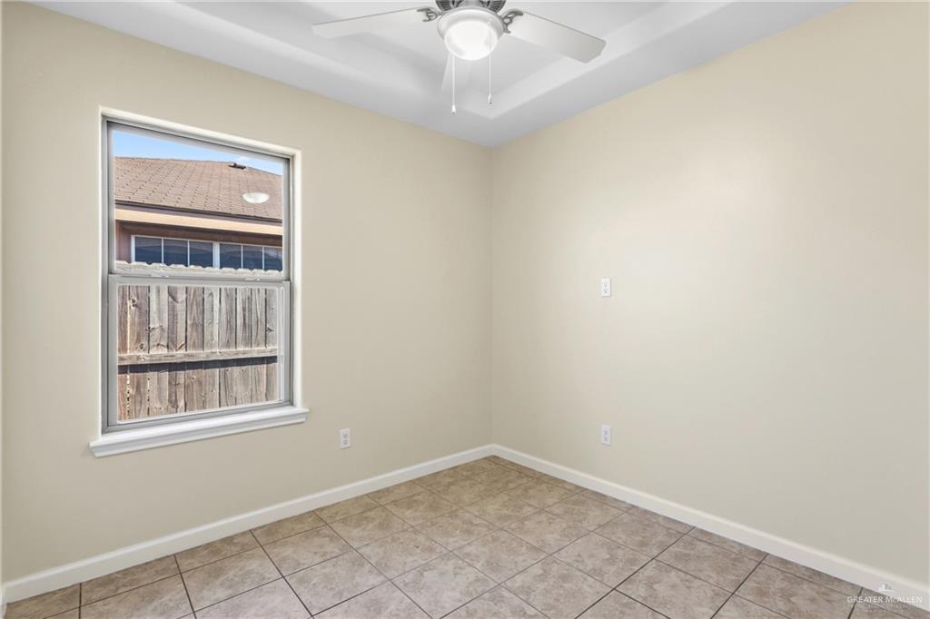 Photo 6 of 809 Alexandria Avenue