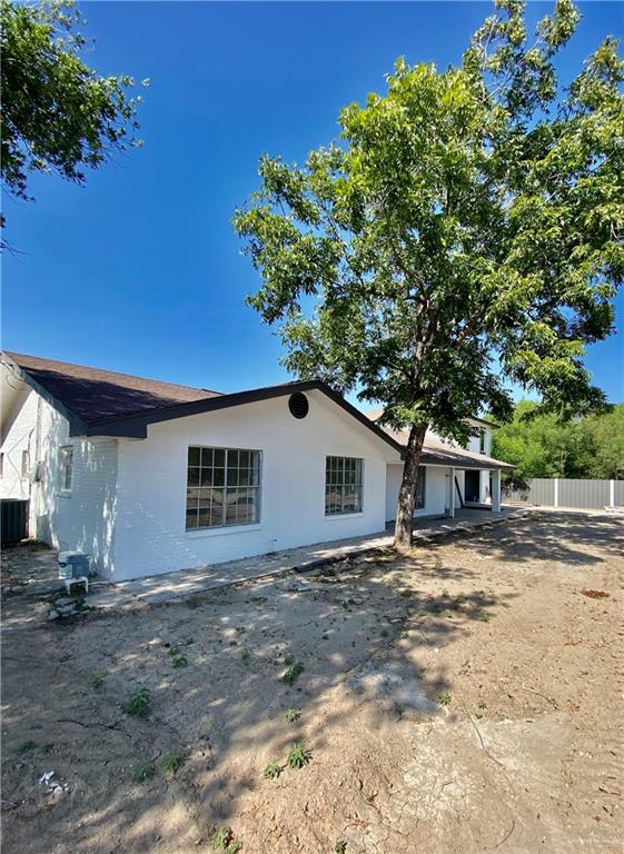 Photo 2 of 310 Chayo Street