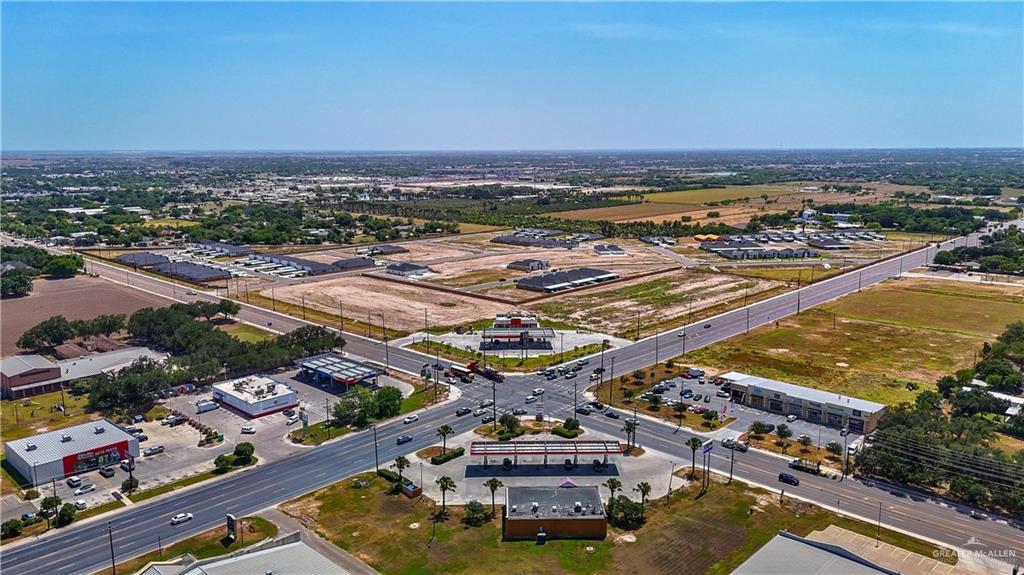 Photo 4 of 1307 Country Club Drive