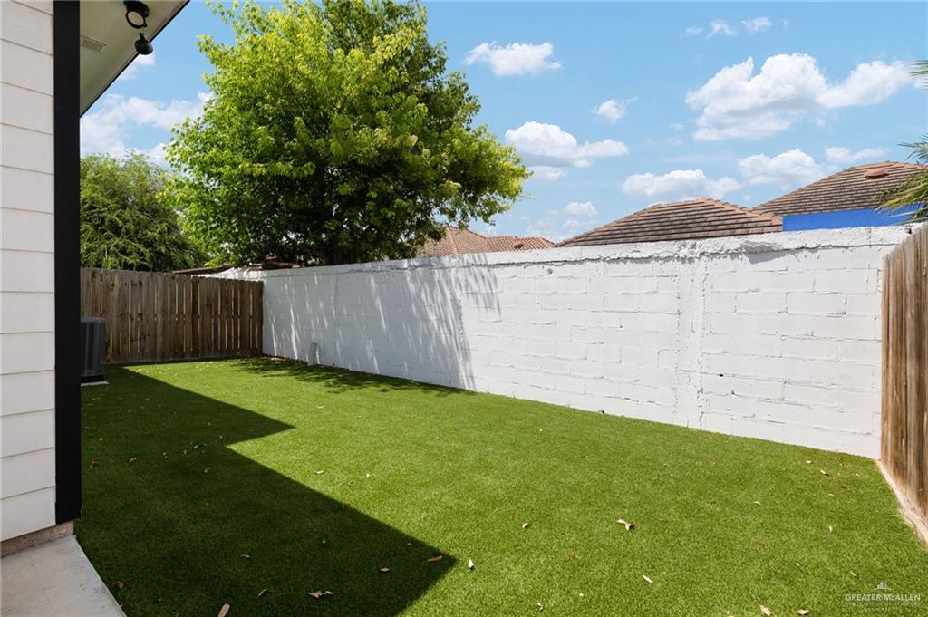 Photo 15 of 2807 Stablewood Lane