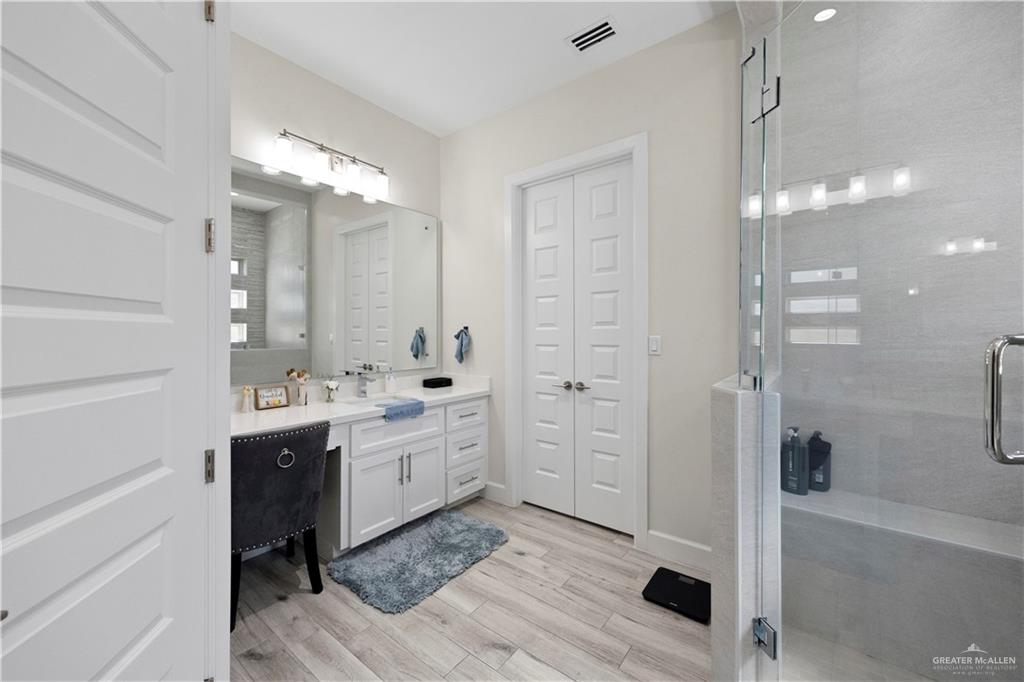 Photo 10 of 1207 Berkeley Street