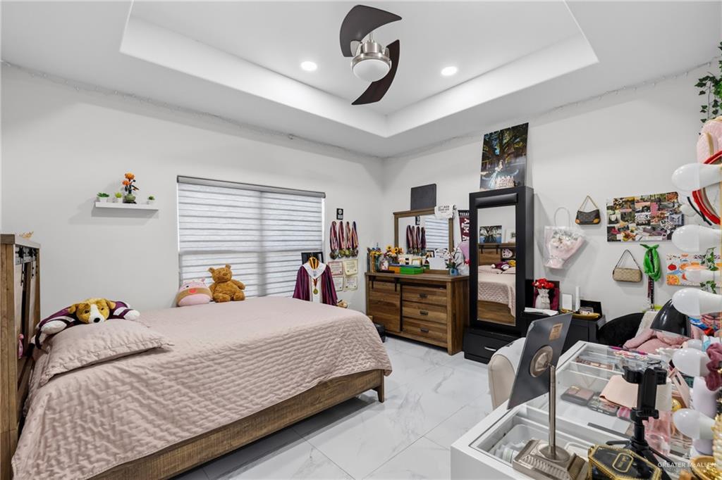 Photo 13 of 9221 Areca Palm