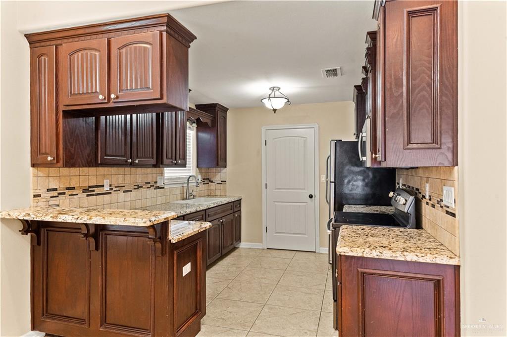 Photo 6 of 5011 Aguajito Street