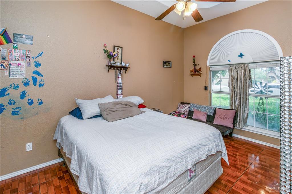 Photo 6 of 1405 La Ciniega Drive