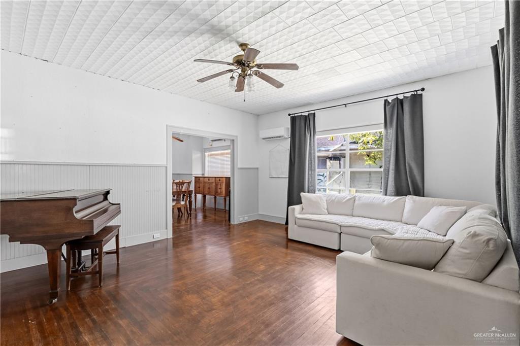 Photo 6 of 742 Palm Heights Street