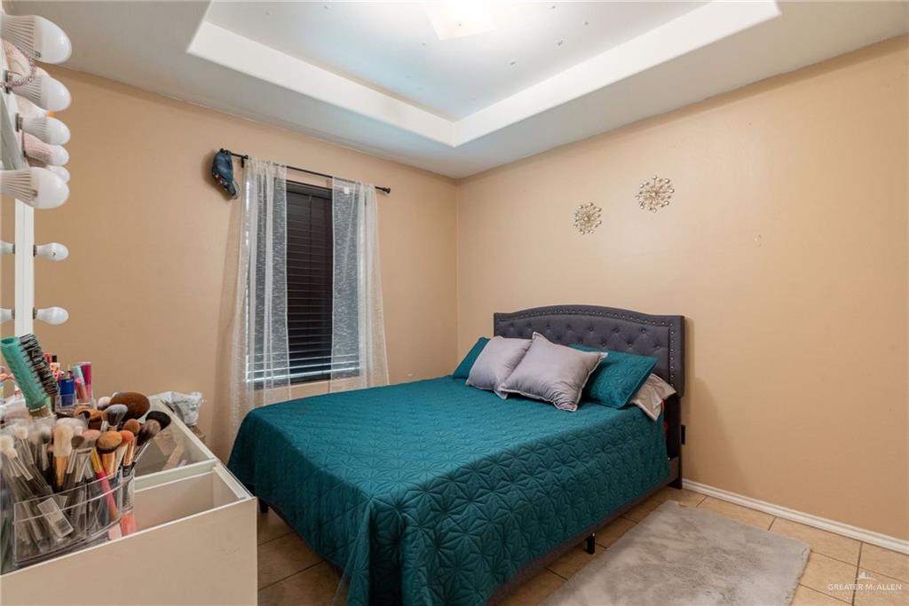 Photo 11 of 725 Carmen Street