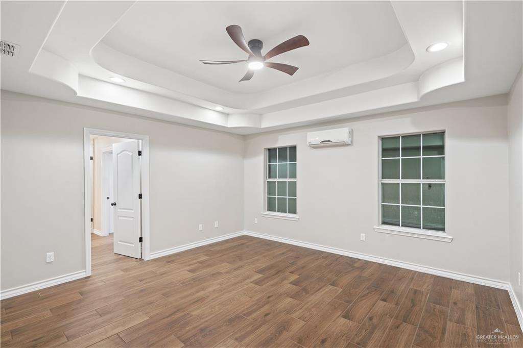 Photo 11 of 3412 Kilgore Avenue