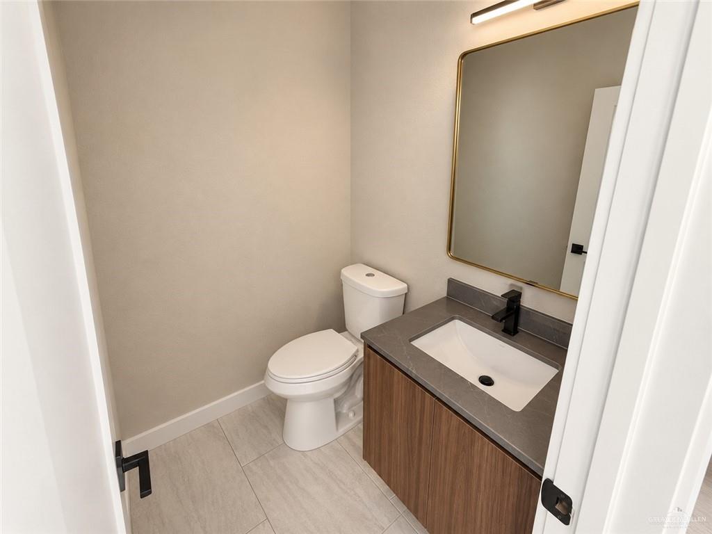 Photo 8 of 2224 Corales Street