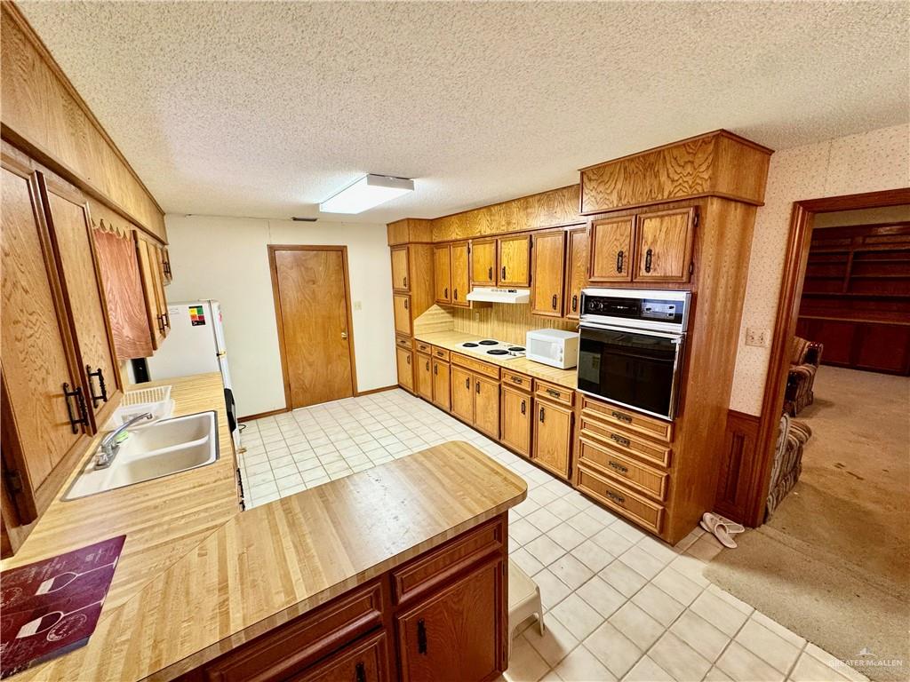 Photo 3 of 2024 Oriole Avenue