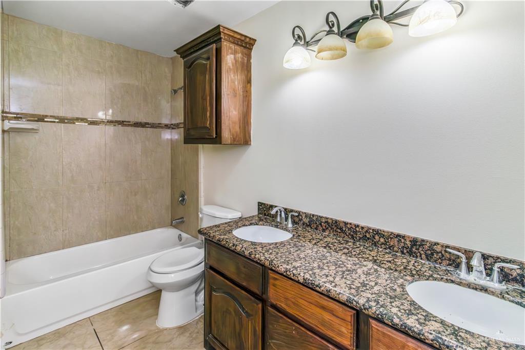 Photo 9 of 1332 Royal Palm Street