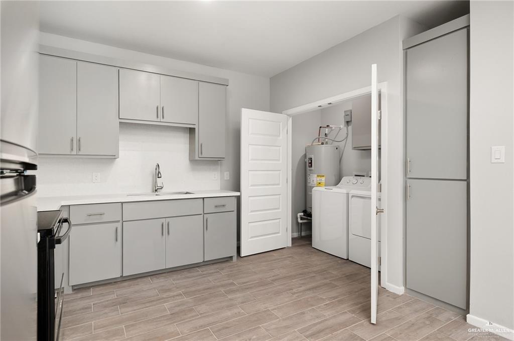Photo 10 of 1601 Hyatt Avenue #14