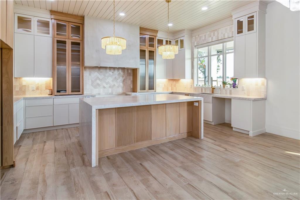 Photo 9 of 202 Stonegate Drive