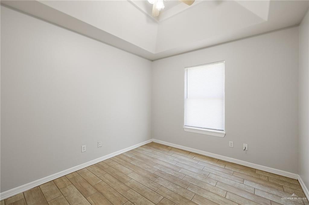 Photo 11 of 1521 Mcintyre Street #1