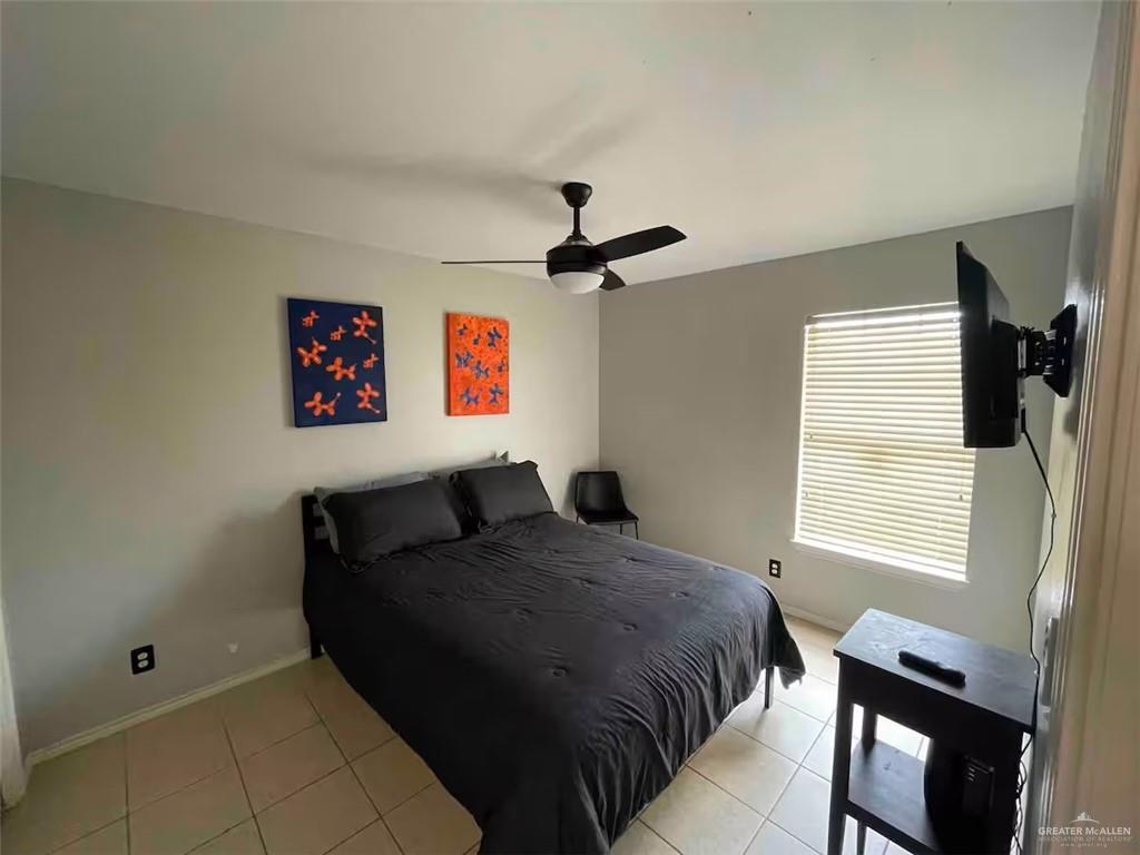 Photo 3 of 1921 8th Street #23
