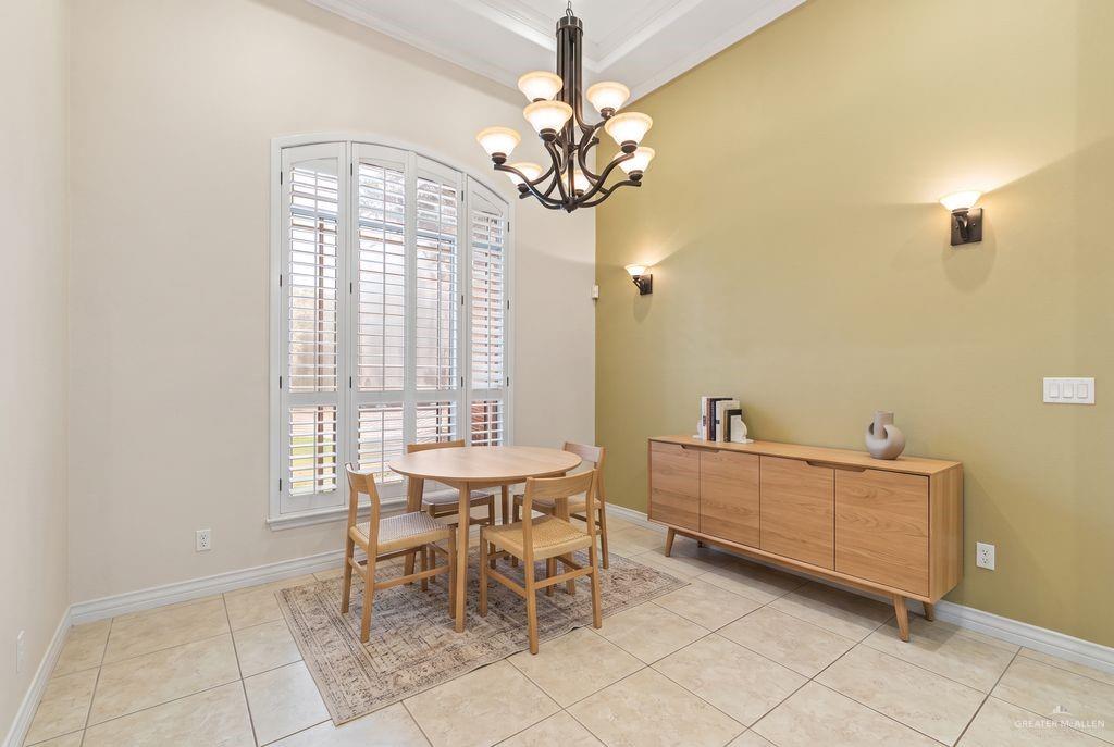 Photo 6 of 719 Sabal Avenue