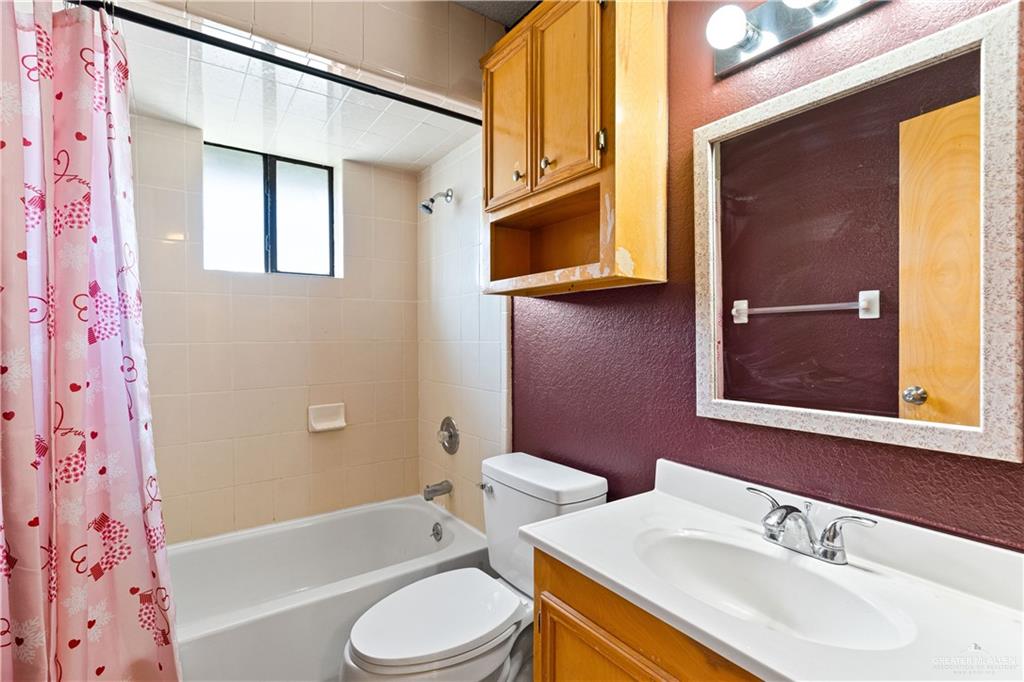 Photo 8 of 1303 Camelia Avenue